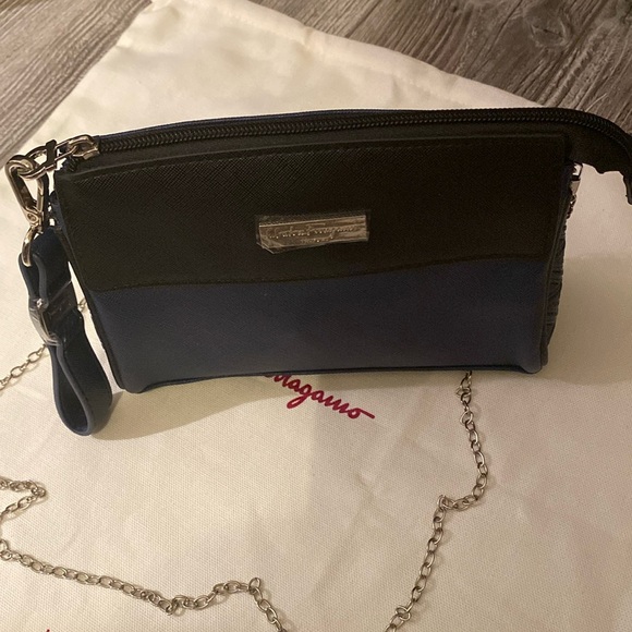 Salvatore Ferragamo parfums cosmetic bag - Picture 6 of 15